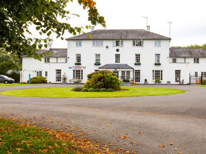 Orford House Residential Care Home - Nursing Home in Coulsdon, England photo 2