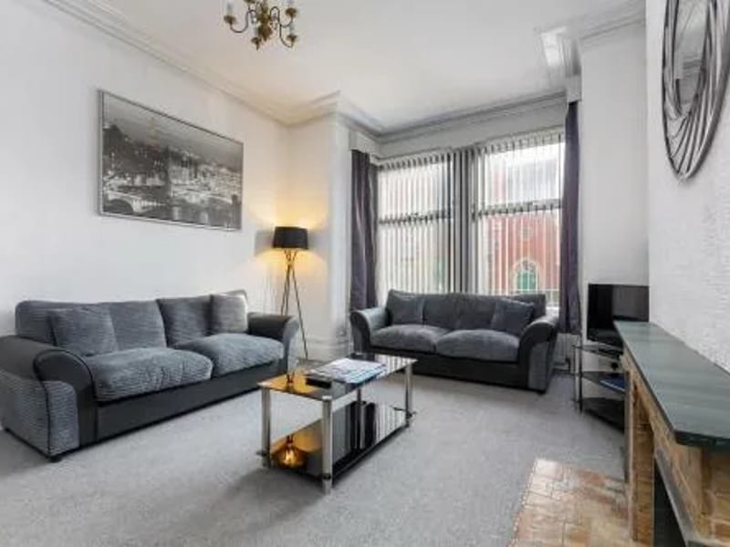 Parade Rest Home - Assisted Living in Blackpool, England photo 2