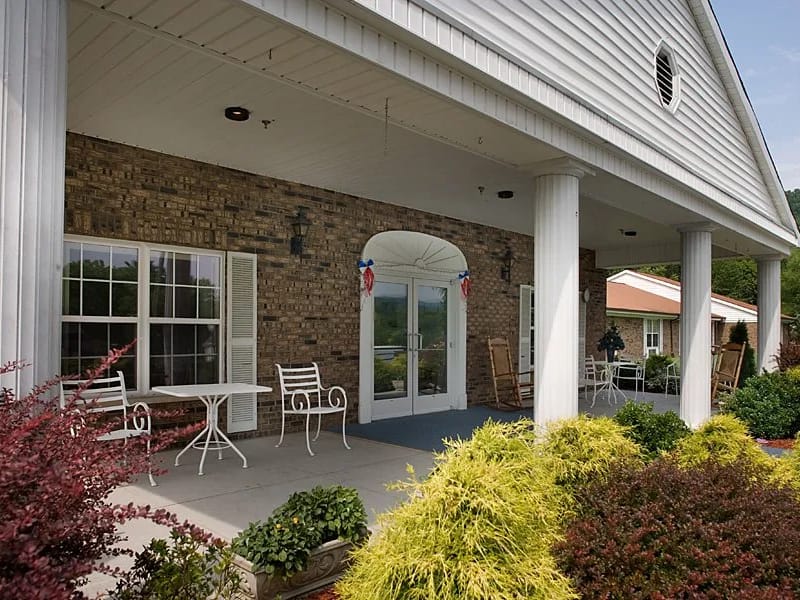 Hidden Valley Center - Nursing Home in Oak Hill, WV photo 2