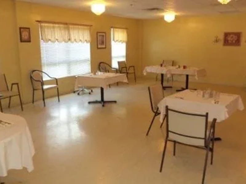 Manoir Marochel - Nursing Home in Ottawa, ON photo 2