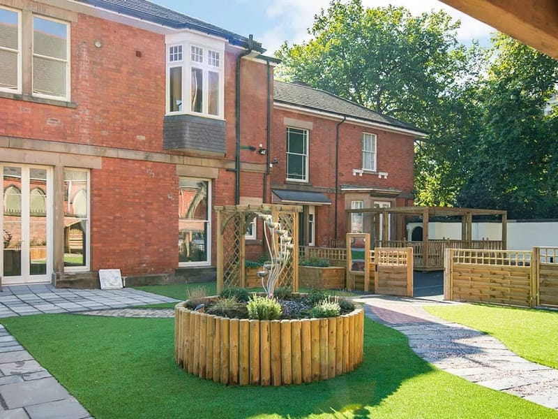 Nightingale Residential Care Home Ltd - Nursing Home in Romford, England photo 2