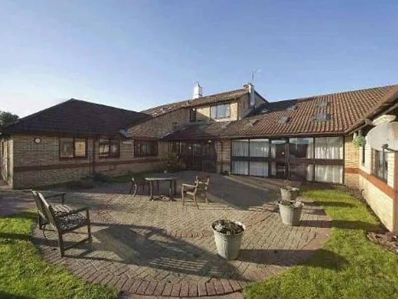 Eccleston Court Care Home - Assisted Living in St. Helens, England photo 2