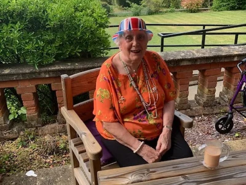 Hartfield House Care Home - Assisted Living in Leatherhead, England photo 3