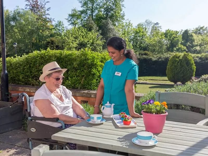 Hartfield House Care Home - Assisted Living in Leatherhead, England photo 2