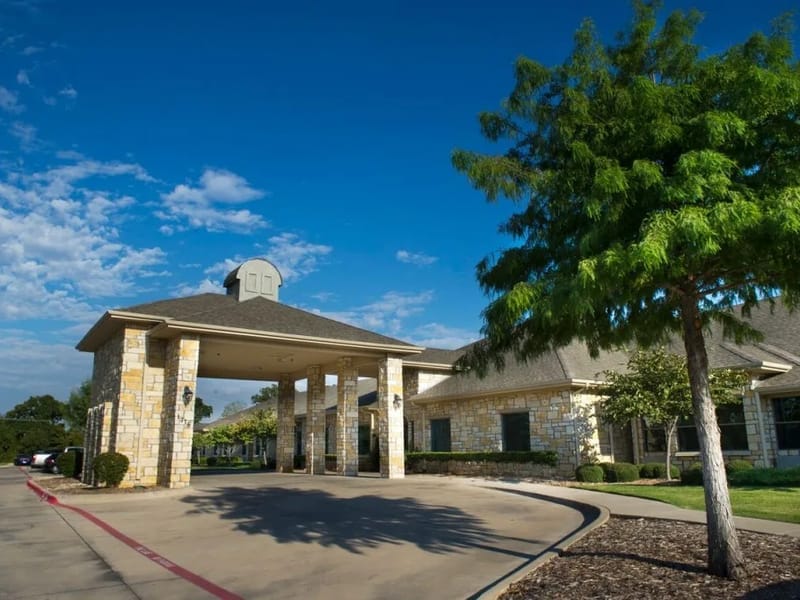 College Park Rehabilitation and Care Center - Nursing Home in Weatherford, TX photo 2