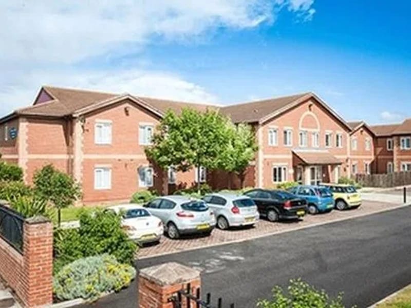 Delamere Lodge - Nursing Home in Middlesbrough, England photo 3