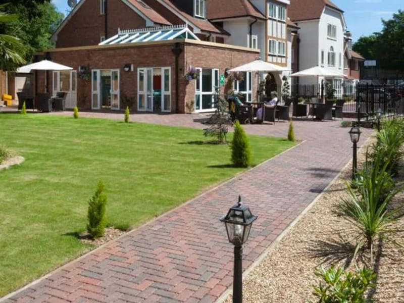 Milford Lodge Care Home - Nursing Home in Hitchin, England photo 2
