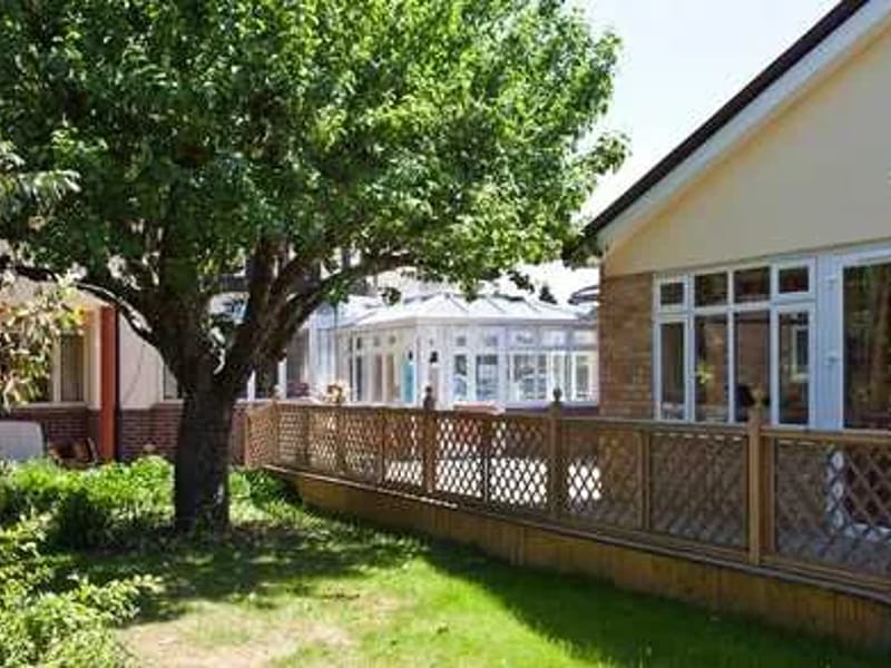 Whitegates Care Centre Limited - Nursing Home in Staines-Upon-Thames, England photo 2