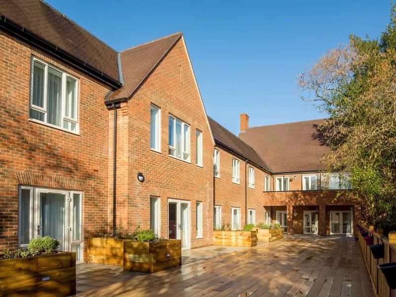 Greenview Hall - Assisted Living in Woking, England photo 3
