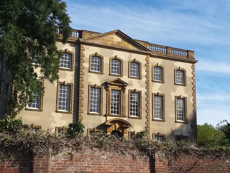 Rawleigh House - Assisted Living in Sherborne, England photo 2