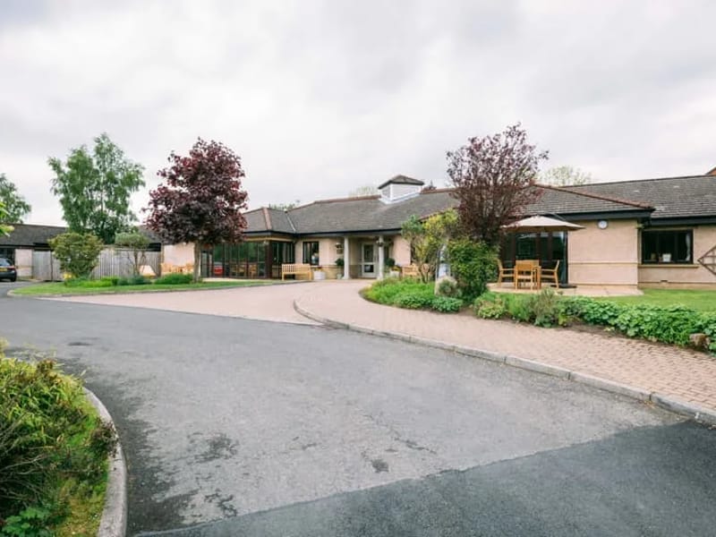 Cumberworth Lodge Care Home - Nursing Home in Doncaster, England photo 2