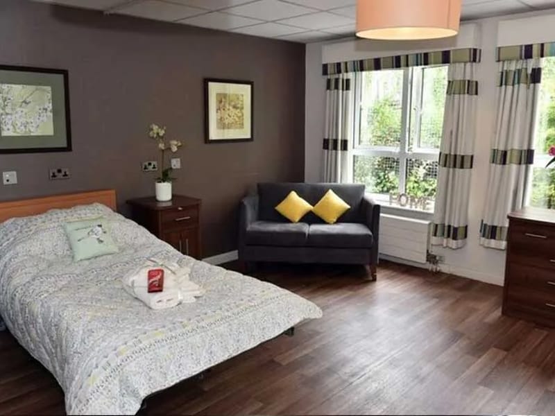 Aaron Court Care Home - Nursing Home in South Wirral, England photo 2