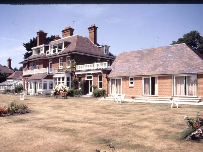 Glenhurst Manor - Nursing Home in Bournemouth, England photo 2