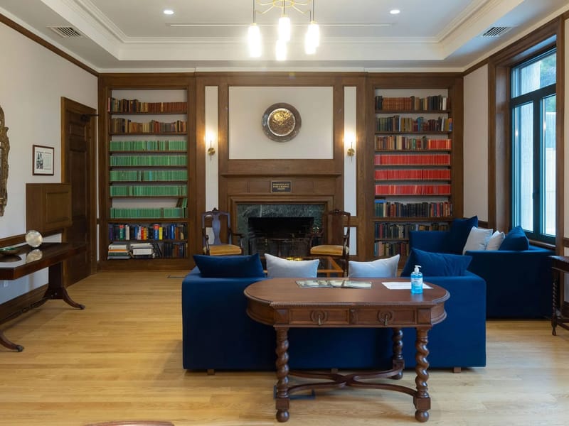 Loring Hall - Assisted Living in Sidcup, England photo 3