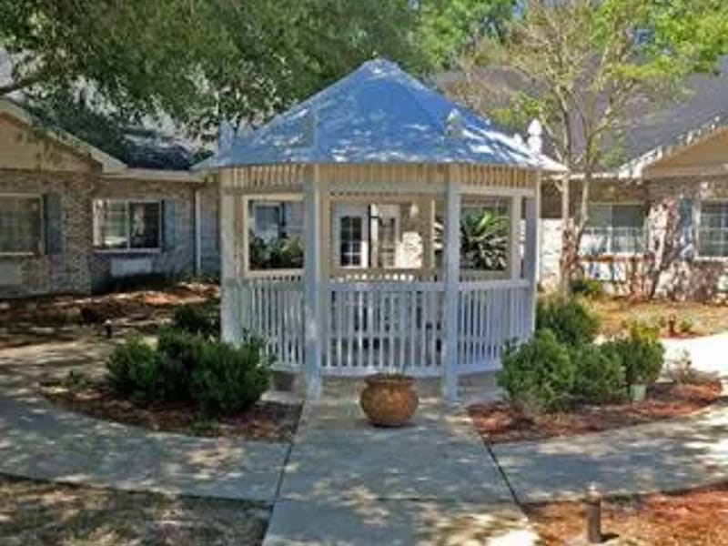 Charter Senior Living Of Gainesville - Assisted Living in Gainesville, FL photo 2