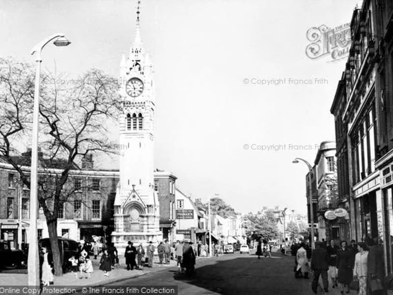 Shamrock Road in Gravesend, England photo 3