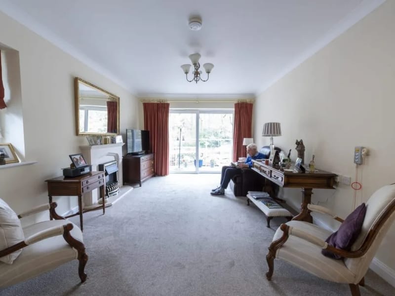Brendoncare Knightwood Mews - Assisted Living in Eastleigh, England photo 2