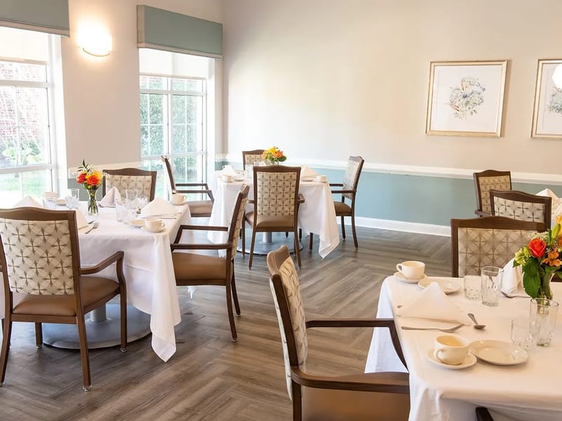 Commonwealth Senior Living At Cedar Manor - Assisted Living in Chesapeake, VA photo 2