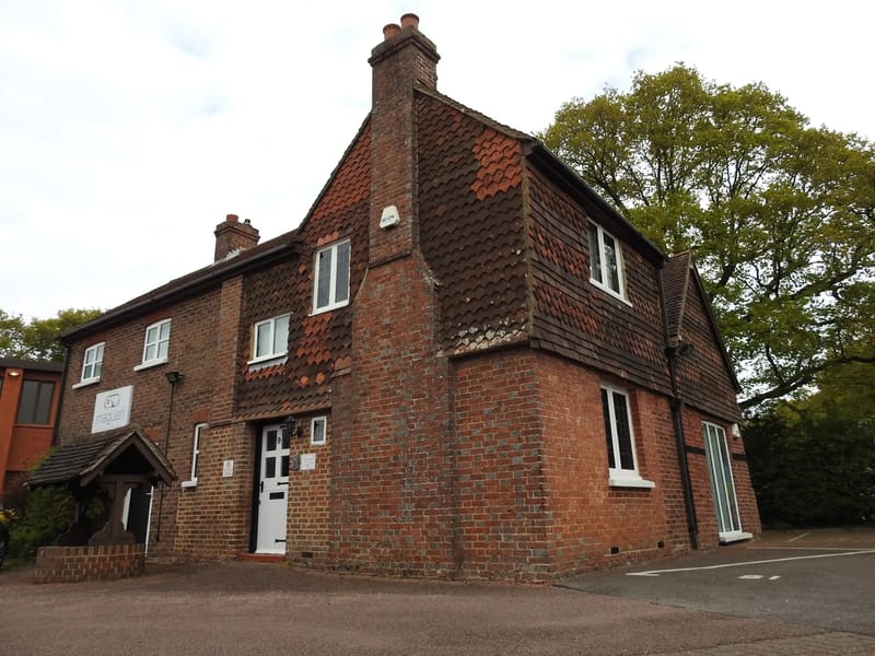 Oak House in Crawley, England photo 2