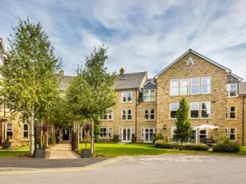 Wood Dene in Wakefield, England photo 2