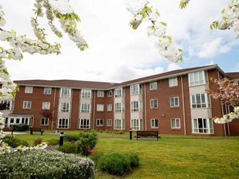 Housing 21 - Charles Court - Assisted Living in Doncaster, England photo 2