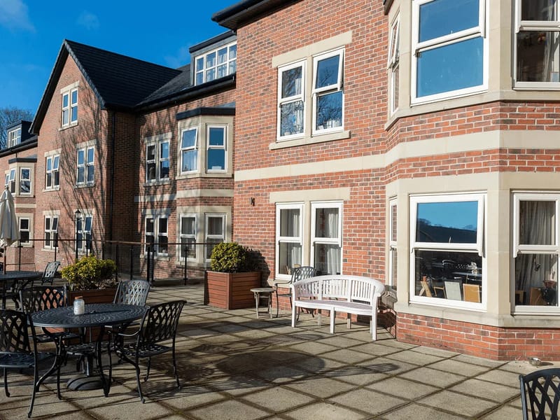 Grove Park Care Home - Nursing Home in Leeds, England photo 2