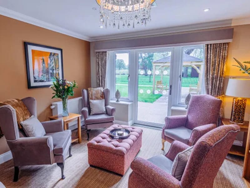 Lotus Manor - Assisted Living in Woking, England photo 2