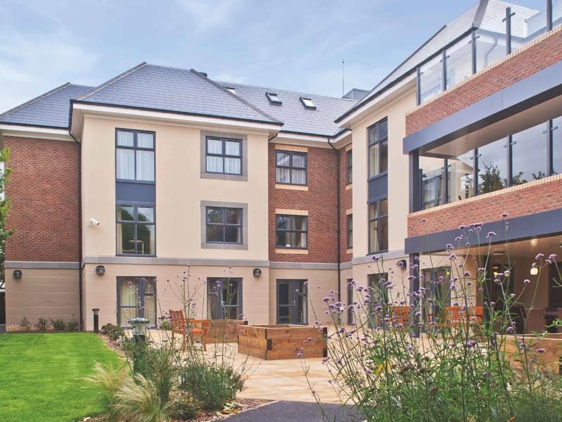 Abbey Lodge Care Home - St Albans - Assisted Living in St Albans, England photo 2