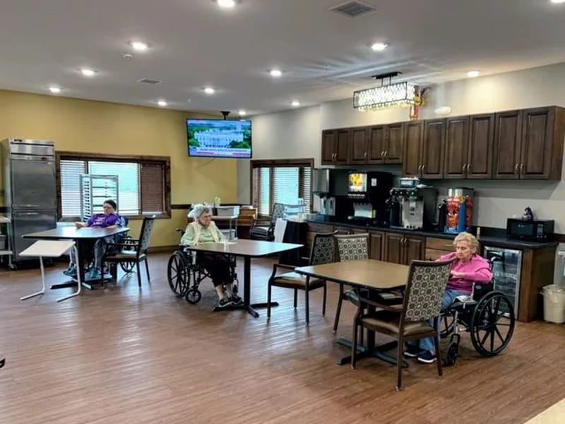 Parkdale Care Home - Nursing Home in Wolverhampton, England photo 3