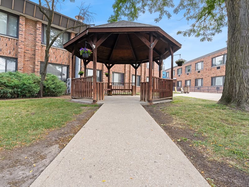 Elevate Care North Branch - Nursing Home in Niles, IL photo 2