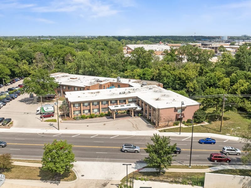 Elevate Care North Branch - Nursing Home in Niles, IL photo 3