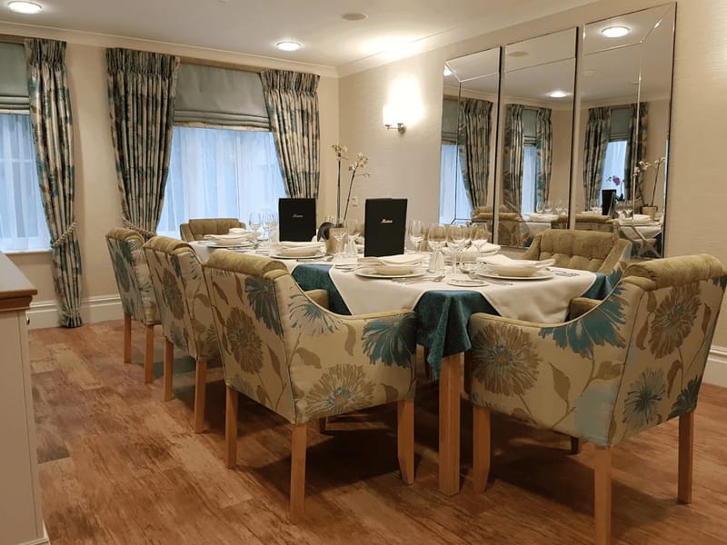 Staplehurst Manor Care Home - Nursing Home in Tonbridge, England photo 3
