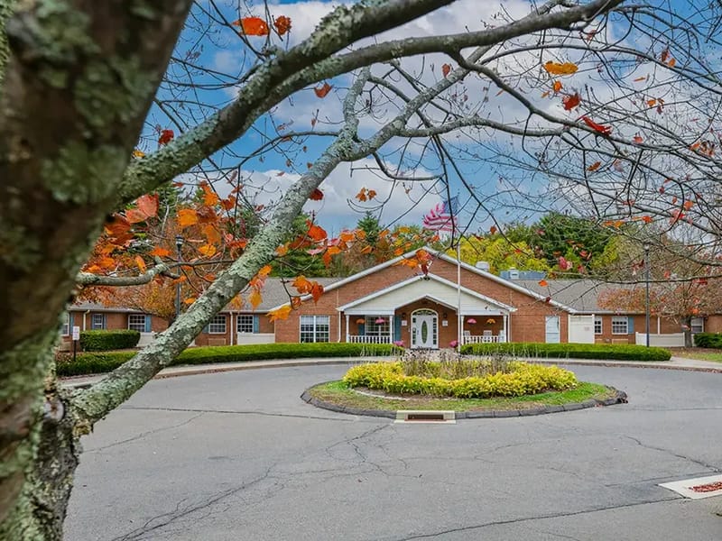 Arden Courts (avon) — Assisted Living, Avon, CT · photo 3