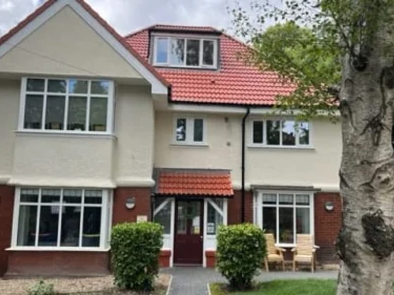 Carr Croft Care Home - Nursing Home in Leeds, England photo 1