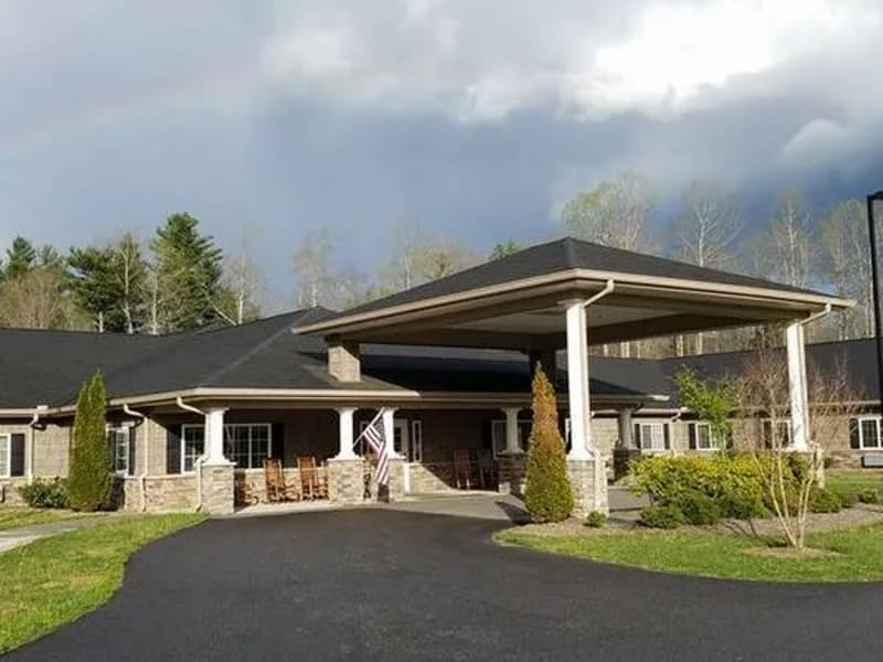 Mitchell House - Assisted Living in Spruce Pine, NC photo 2