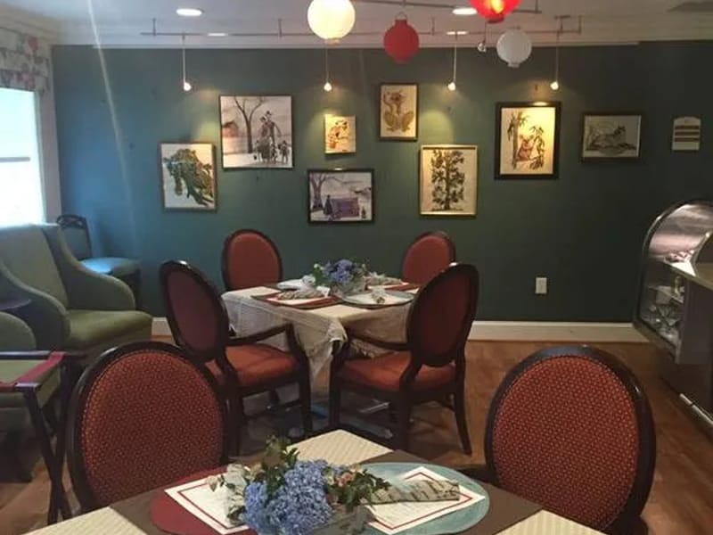 Abbotswood At Irving Park Assisted Living - Assisted Living in Greensboro, NC photo 3
