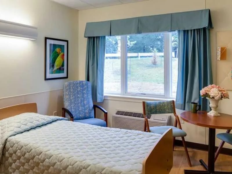 Doctors Community Rehabilitation and Patient Care - Nursing Home in Lanham, MD photo 2