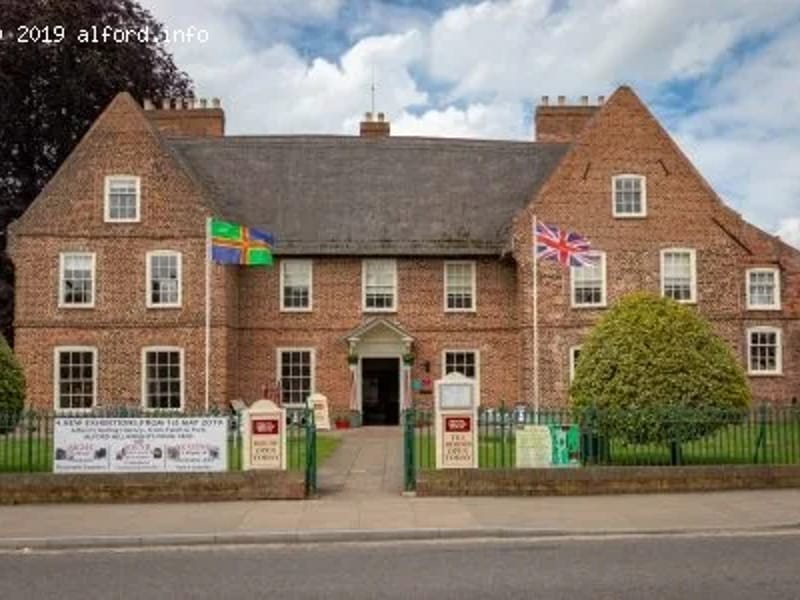 Ashtree House - Nursing Home in Alford, England photo 3