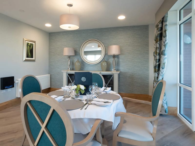 Alexander House Care Home - Cheltenham - Nursing Home in Cheltenham, England photo 2