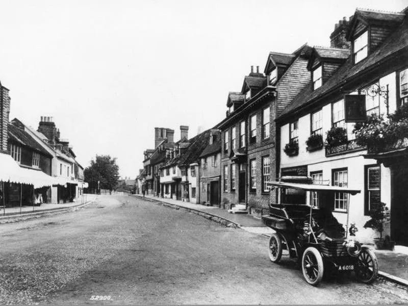 Lingfield - Assisted Living in East Grinstead, England photo 3