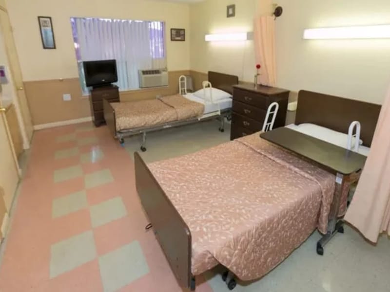 Alta Vista Rehabilitation and Healthcare - Nursing Home in Brownsville, TX photo 2