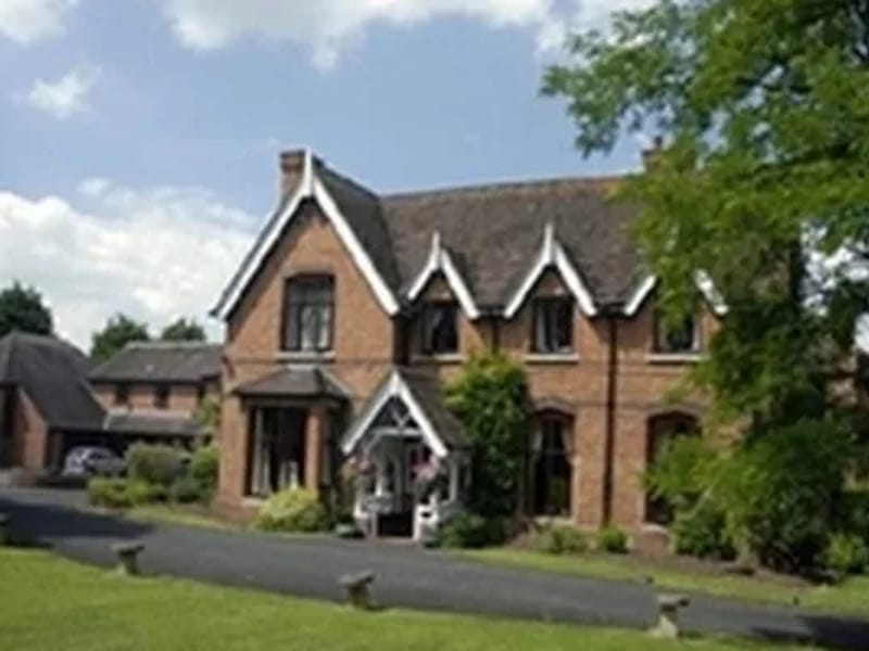 Newland Hurst - Assisted Living in Droitwich, England photo 2