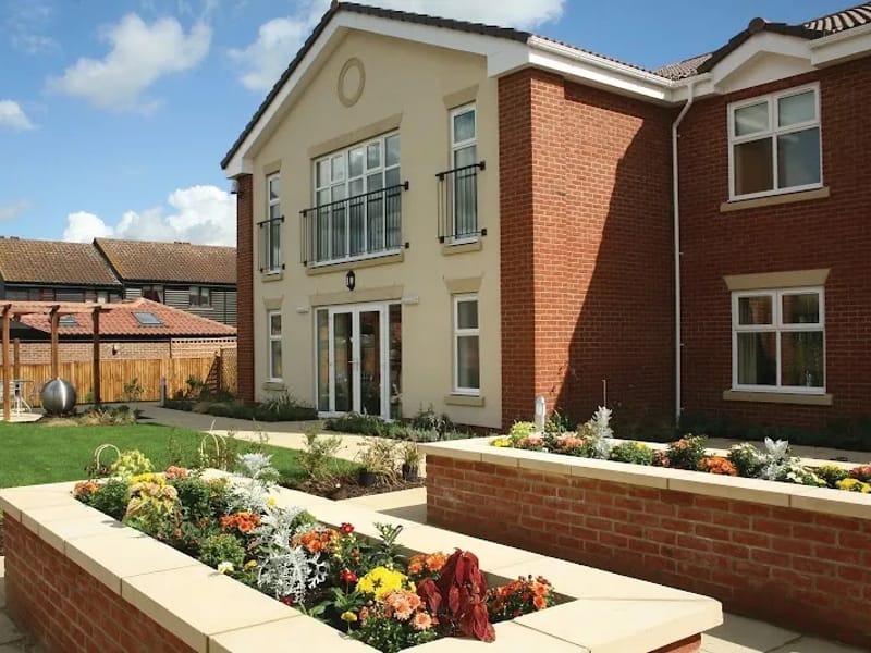 1 Sewardstone Close - Assisted Living in London, England photo 1