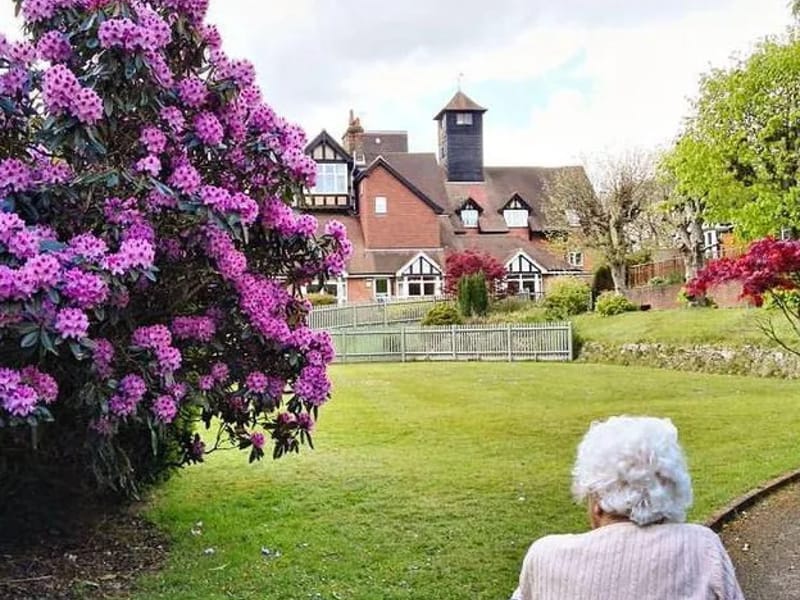 High Broom Care Home - Nursing Home in Crowborough, England photo 2