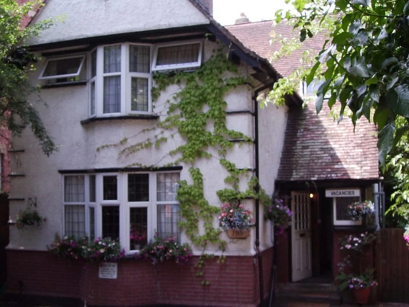 Iris Hayter House - Assisted Living in Oxford, England photo 2