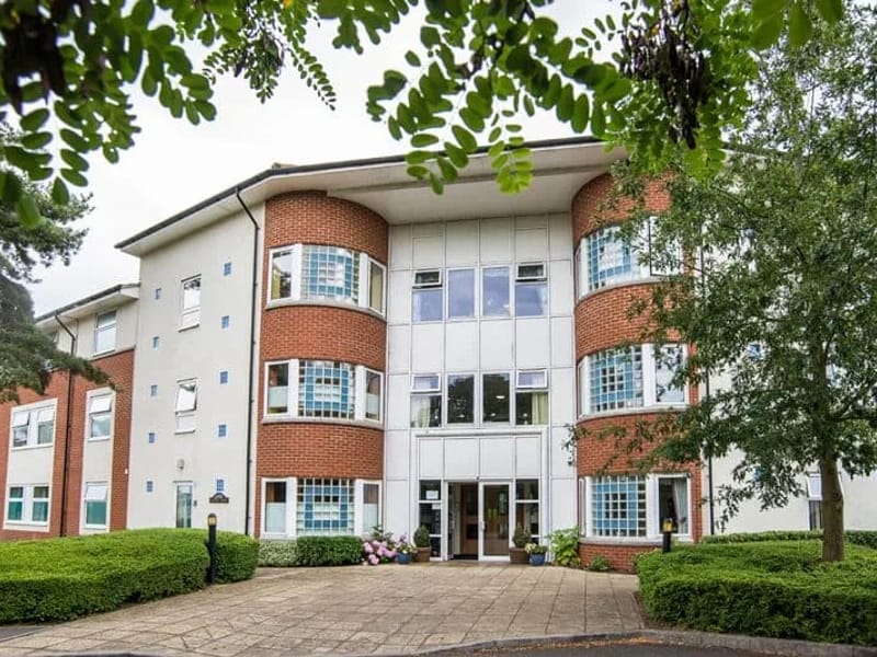 Laurel Dene - Nursing Home in Hampton, England photo 2