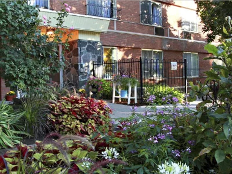 Wellington Park Care Centre - Nursing Home in Burlington, ON photo 2