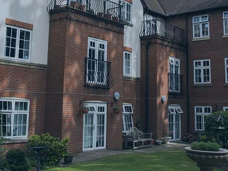Erskine Hall Care Home - Assisted Living in Northwood, England photo 3