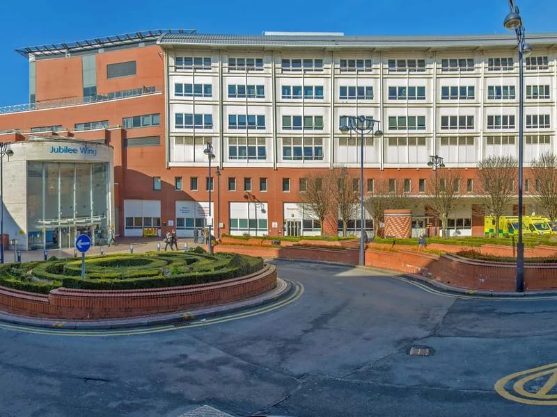 Leeds General Infirmary - Hospital in Leeds, England photo 4