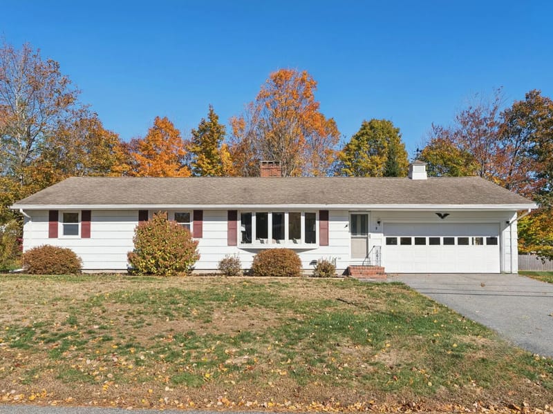 33 Pinewood Drive - Assisted Living in Cumberland Center, ME photo 2